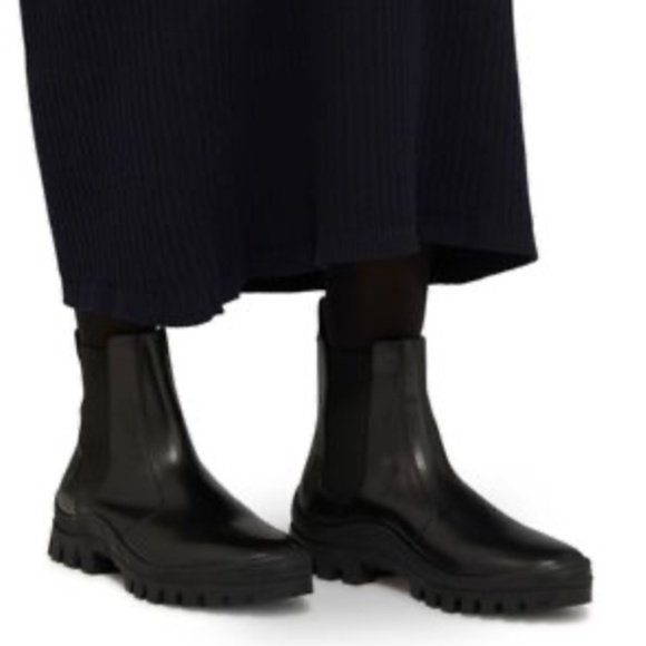 🔴SOLD🔴 THE ROW Greta Lug Sole Winter Chelsea Boot- Black - Picture 4 of 16